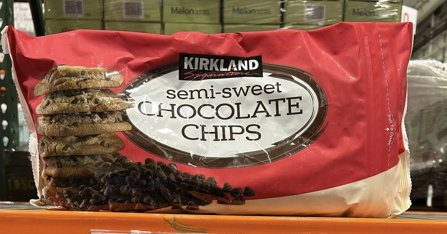 KIRKLAND SIGNATURE SEMISWEET CHOCOLATE CHIPS 2.04KG - Image 2
