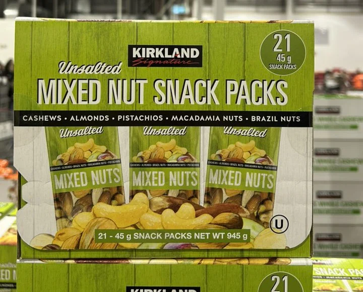 Kirkland Signature Unsalted Mixed Nut Snack Packs 21 x 45g - Image 2